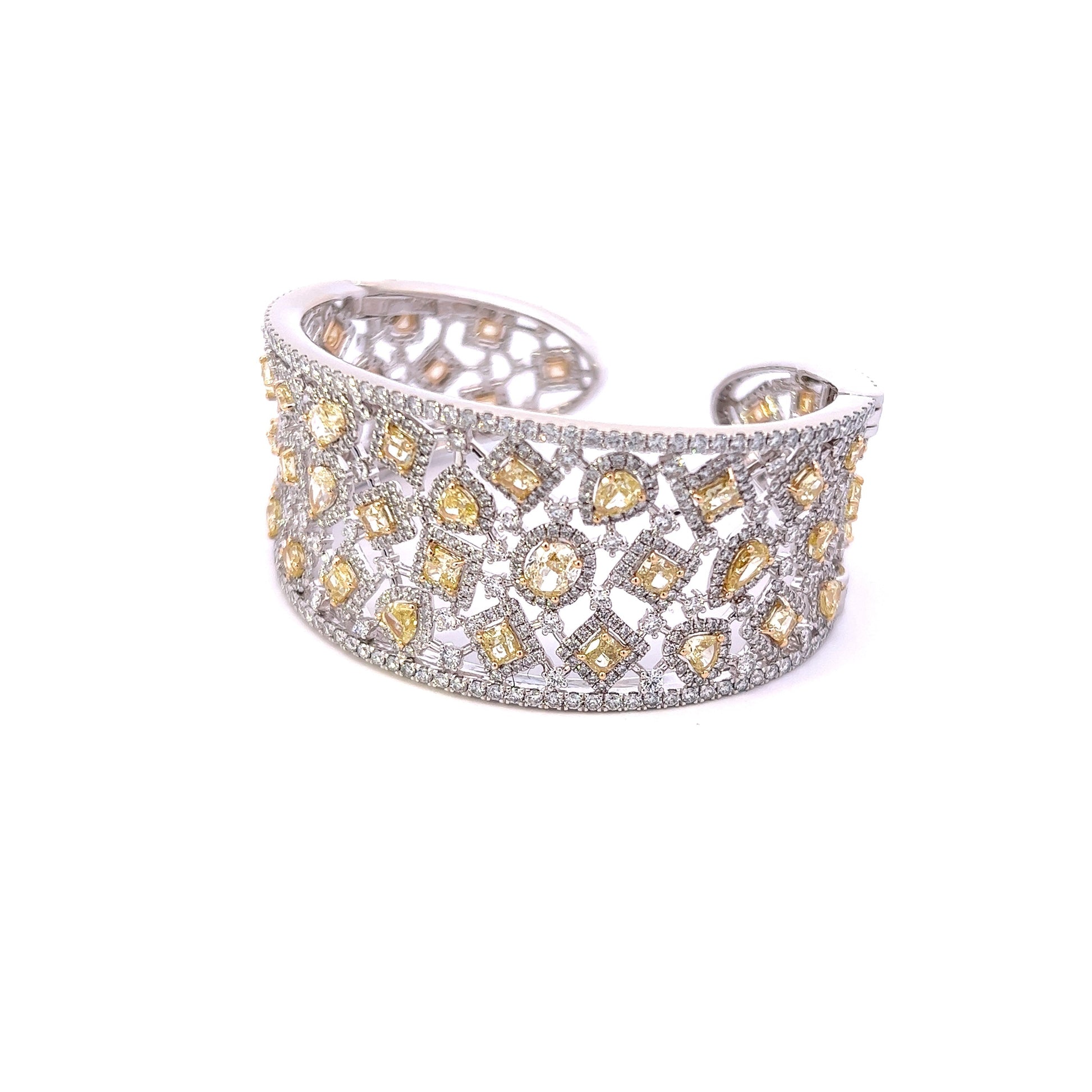 18K White Gold Fancy Yellow And White Diamond Cuff Bracelet (20.81ctw) 