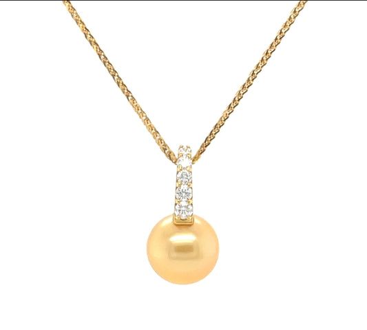 18K Yellow Gold Golden South Sea Pearl And Diamond Necklace (7.48ctw)