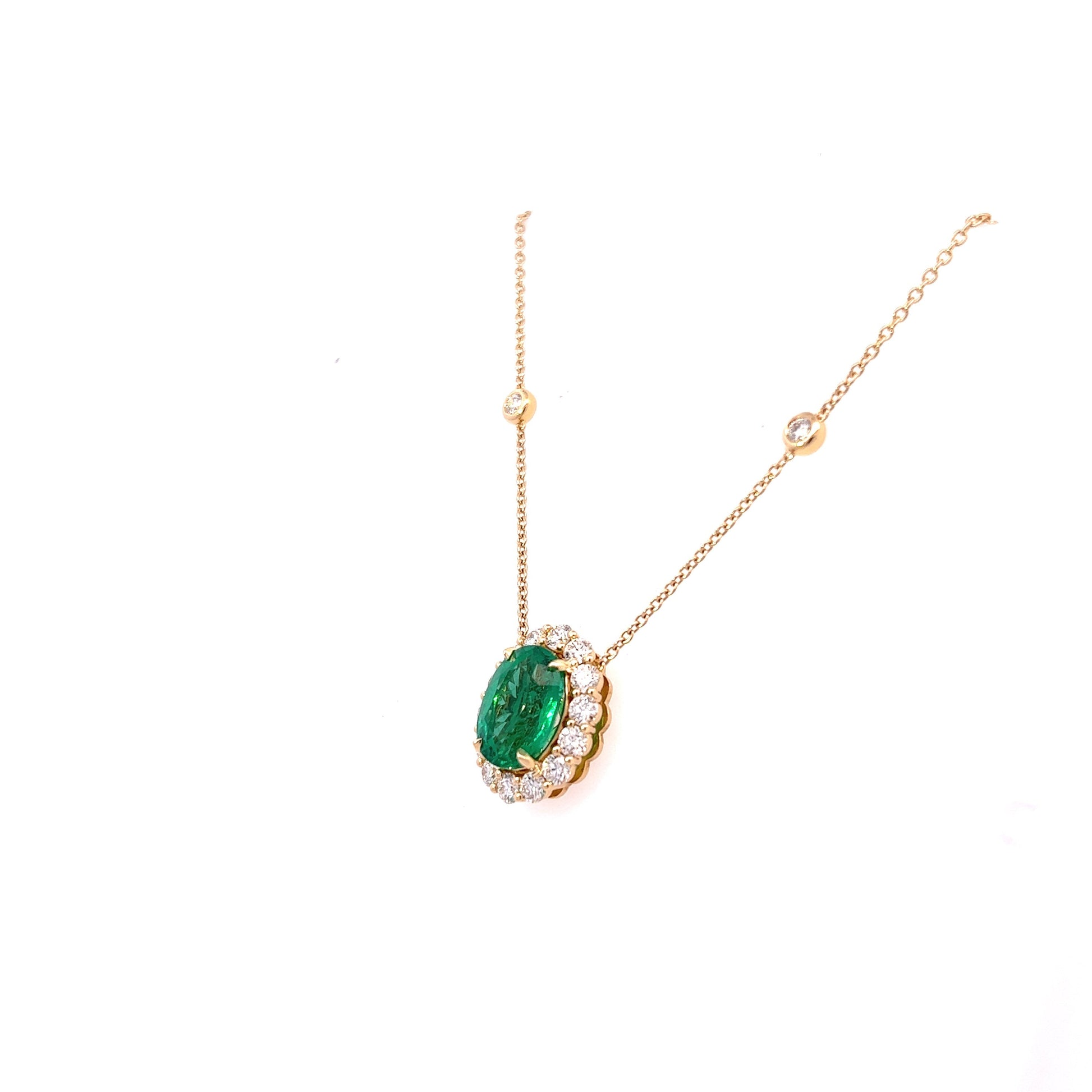 18K Yellow Gold Oval Emerald And Diamond Halo Necklace (6.15ctw) 